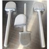 Image 3 : SET OF 3 NEVER USED SILICONE TOILET BRUSHES