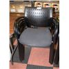 Image 1 : STACK OF 4 OFFICE CHAIRS STATIONARY