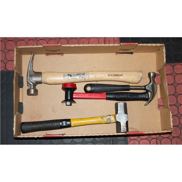 FLAT WITH 4 HAMMERS