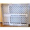 Image 1 : 41)  CHILD/PET GATE.