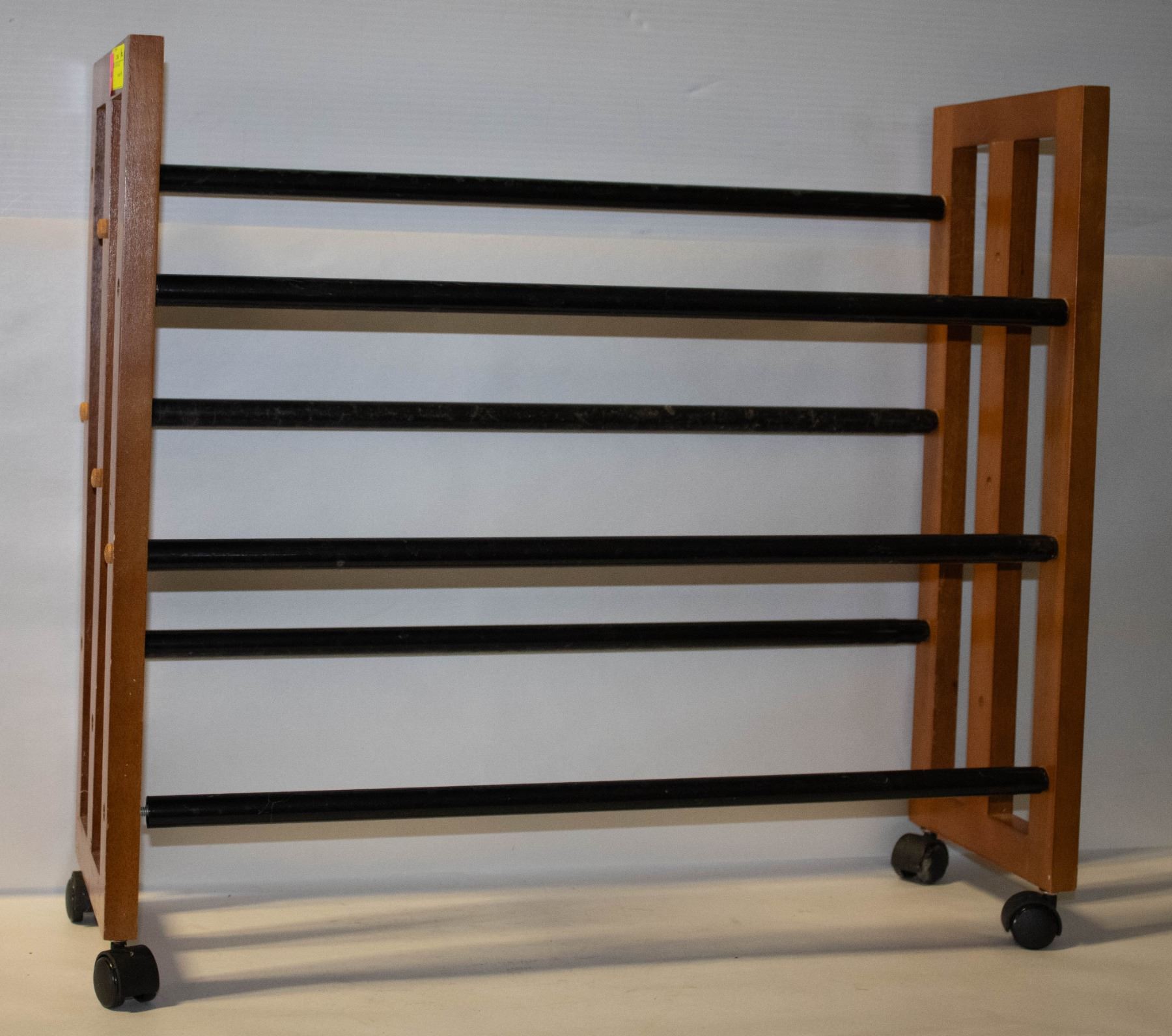 EXTENDABLE SHOE RACK