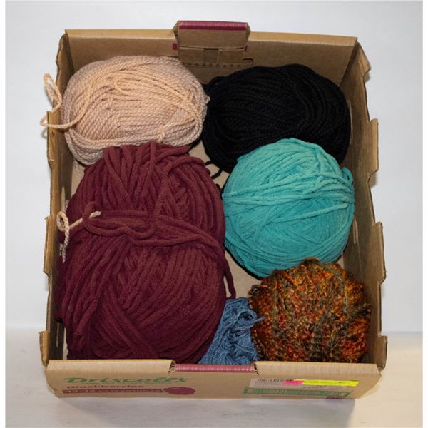 YARN 5 BIG BALL SHAPED YARNS