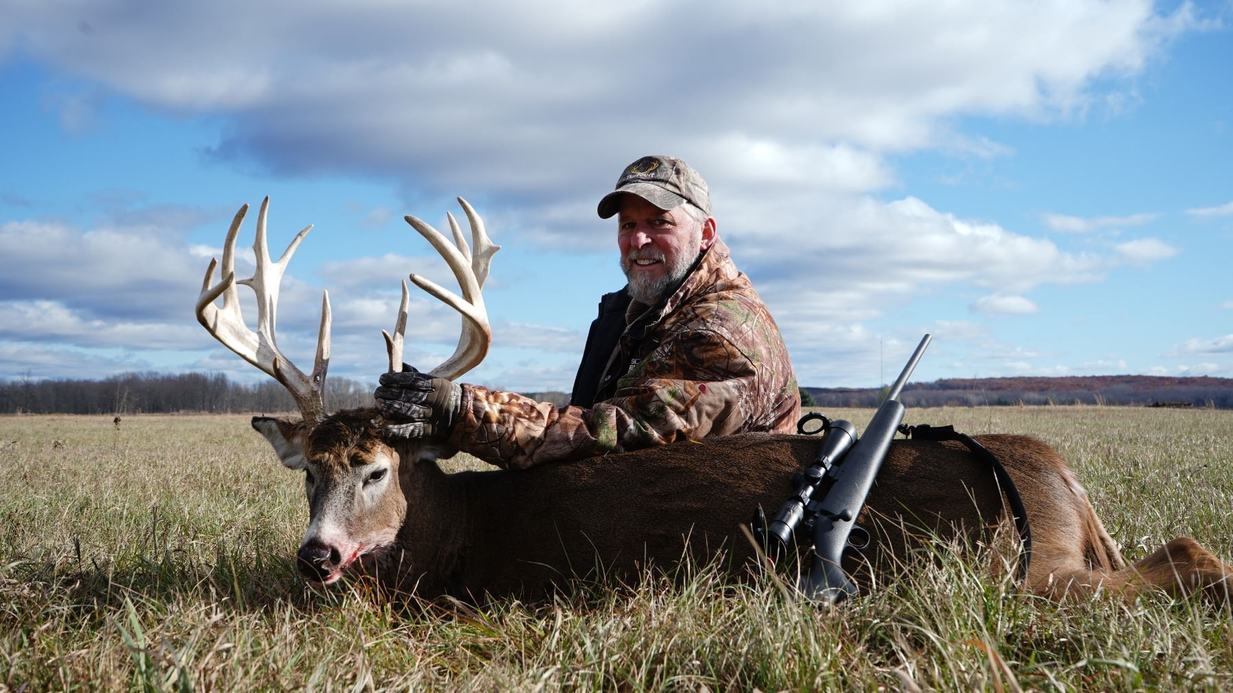 LEGENDS RANCH: 5-Day/4-Night Whitetail Hunt for One Hunter-One NH in ...