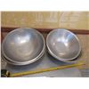 Image 2 : LOT DE 4 BOLS EN INOX ASSORTIS