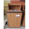 Image 1 : MEUBLE AVEC POUBELLE 25-1/2" X 25-1/2" X 48"