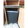 Image 2 : MEUBLE AVEC POUBELLE 25-1/2" X 25-1/2" X 48"