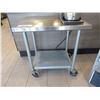 Image 2 : TABLE EN INOX 30" X 24" X 31-1/2"