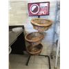 Image 1 : PRÉSENTOIR A/ PANIER EN ROTIN