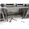 Image 1 : TABLE EN INOX 48" X 30" X 32-1/2"