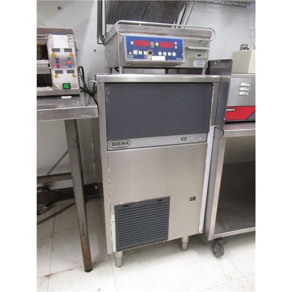 MACHINE À GLACE BREMA 20" X 23" X 37"