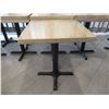 Image 1 : TABLE EN BOIS, PIEDS EN METAL 24" X 24" X 30"