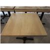 Image 2 : TABLE EN BOIS, PIEDS EN METAL 24" X 24" X 30"