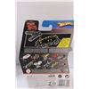 Image 3 : (2) Hot Wheels Mach 5 Speed Racer - NIB