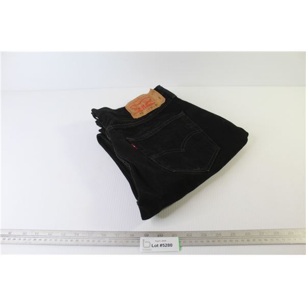 Levi Strauss Black Jeans (size W33 -L34)