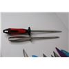 Image 2 : (9) Knives - (2) Knife Sharpening Steel