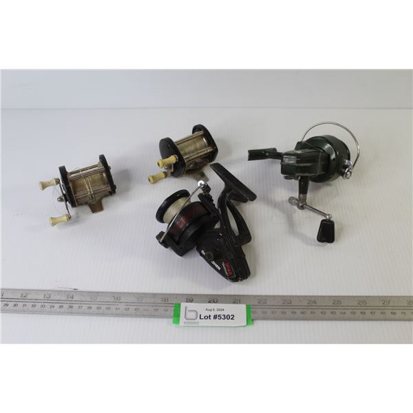 (4) Fishing Reels - Zebco - Game Fisher