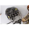 Image 3 : Men's Skates (Size 8) - (2) Jr. Hockey Helmets