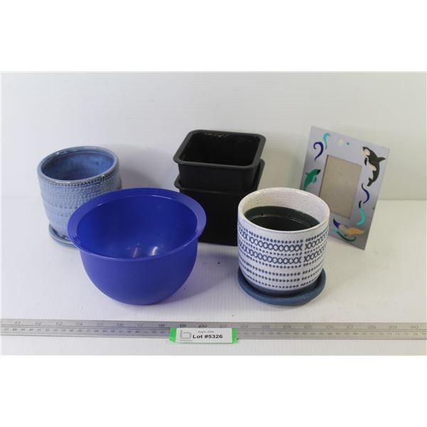 Vases - Blue Plastic Bowl - Under Water Themed Picture Frame.