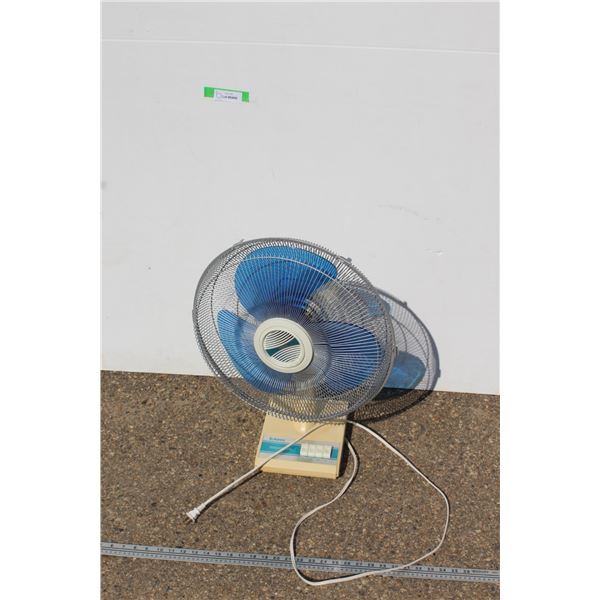 ** Solar Ray Table Top Fan - Untested, as is