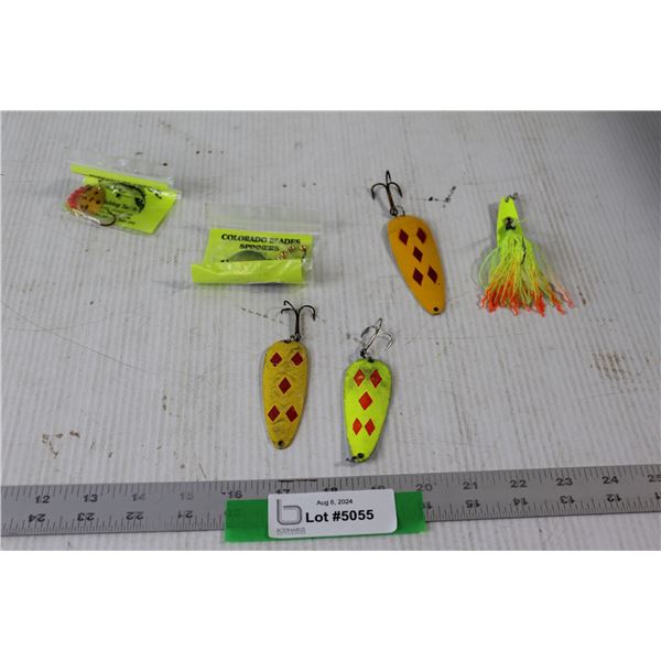 (6) Fishing Hooks and Lures