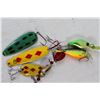 Image 3 : (8) Fishing Hooks and Lures
