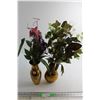 Image 1 : (2) Vases and Artificial Plants