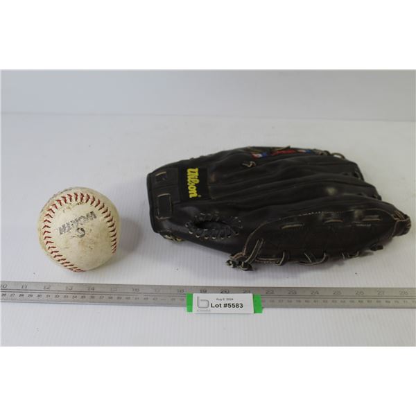 Wilson Left Hand Baseball Glove w/Baseball