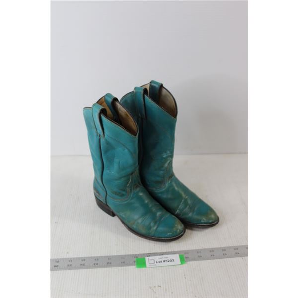 Women's Cowboy Boots - Size 8