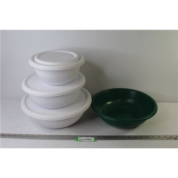 (3) Sterilite Plastic Bowls w/Lids - Green Plastic Bowls