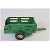 Image 4 : ERTL Fertilizer Spreader - ERTL Tractor - Green Metal Trailer