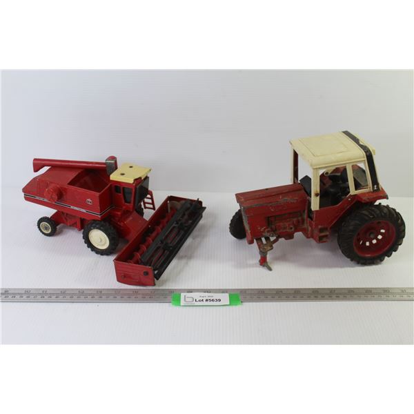 International Die Cast Combine -1086 International Tractor (missing wheel)