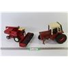 Image 1 : International Die Cast Combine -1086 International Tractor (missing wheel)