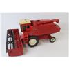 Image 2 : International Die Cast Combine -1086 International Tractor (missing wheel)
