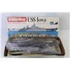 Image 3 : Vintage Water Line Series USS Iowa Model Ship in Box & Feistimm-Saitenhalter (empty box)