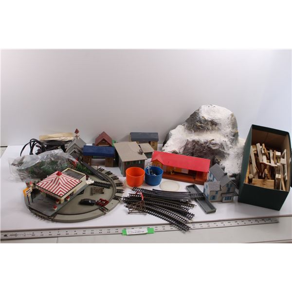 Train Set Town Buildings, Mountain, Trees, Bridge Girders, Track, Switch etc. - Kentucky Fried Chick