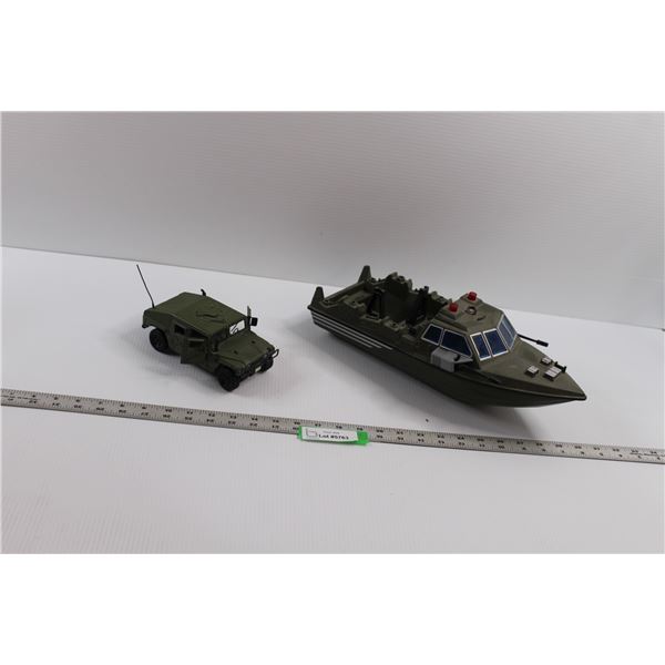 Maisto 1:27 Scale Humvee & Military Patrol Boat