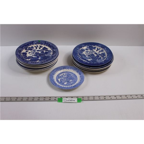 (14 pcs)Blue Willow China Plates - Made In Japan