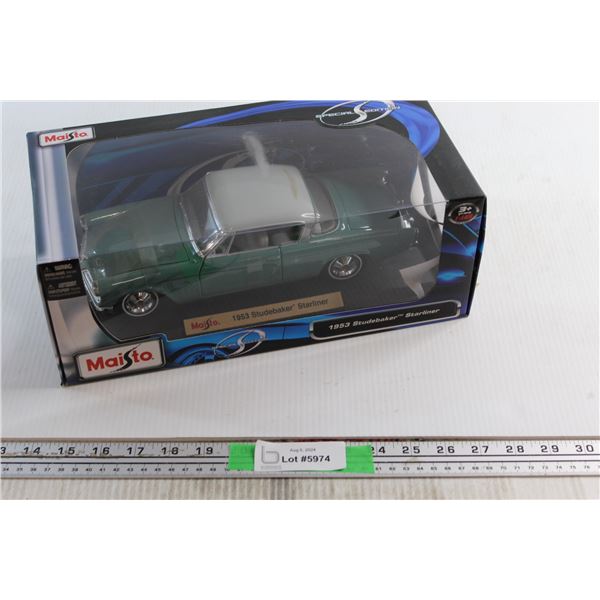 Maisto 1953 Studebaker Starliner Special Edition Car Model