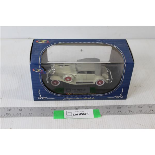 Signature Models 1932 Chrysler Lebaron