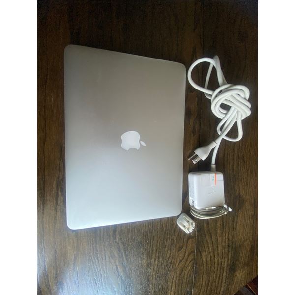 Apple Macbook Pro 12' Monitor Computer A1502 EMC 2678