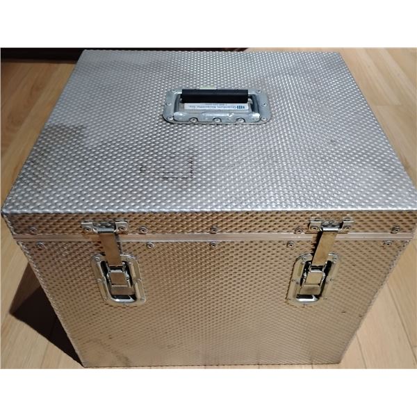 19x16x16 Quantum Scientific Shipping Crate Travel Container