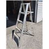 Image 2 : Five Foot A Frame Aluminum Ladder