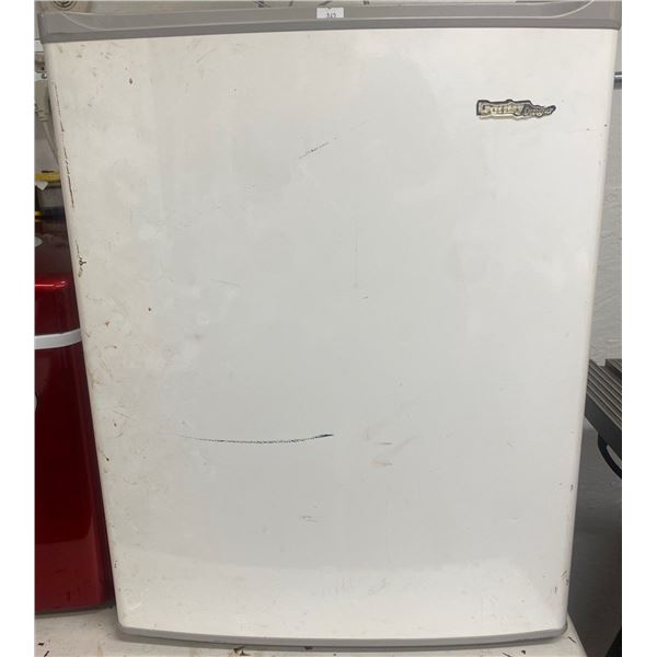 DANBY Designer Mini Fridge w/ Freezer 19x17x25