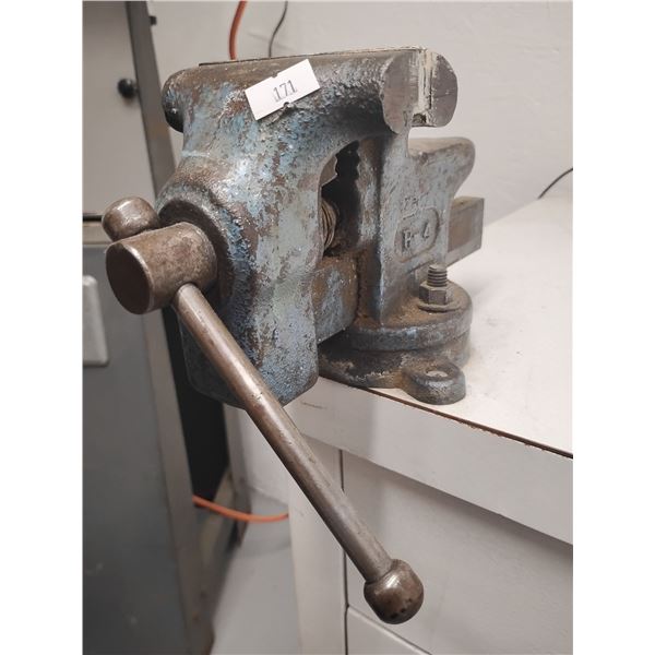 Heavy Duty Bench Vice 6-4