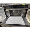 Image 5 : S&D FRIGIDAIRE ST. STEEL SLIDE IN MICROWAVE OVEN