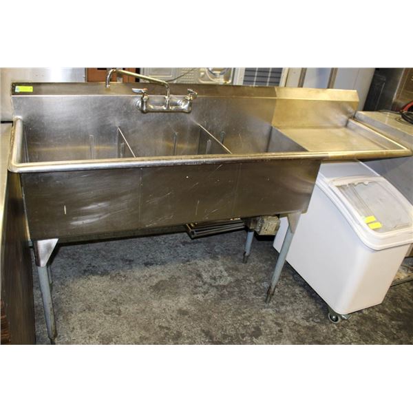 STAINLESS STEEL 3-WELL SINK W/ RIGHT DRAINBOARD
