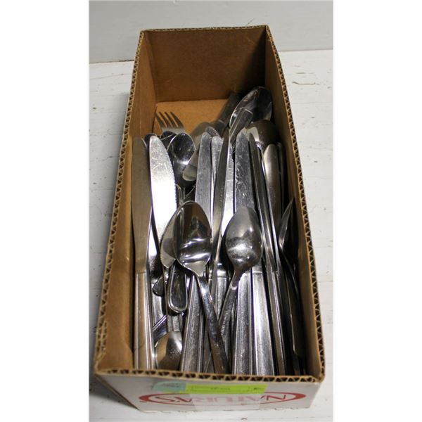 BOX OF ASSORTED CUTLERY