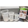 Image 2 : NEW 3PC HIGH HEAT SILICONE MEASURING CUPS