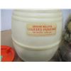 Image 4 : COLLECTABLE:  2 CONTAINERS OF BUTTONS
