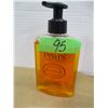 Image 1 : STORE CLOSE-OUT (AS IS):  PEARS HAND WASH (250  ML)